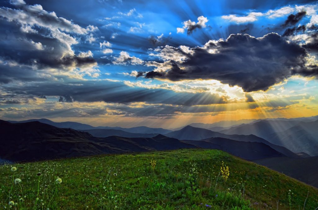 Nubes, paneles solares