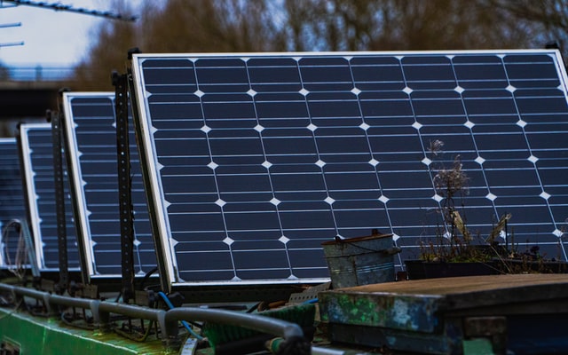Los paneles solares orgánicos se lo ponen muy difícil a los convencionales:  son más baratos, flexibles y cada vez más eficientes