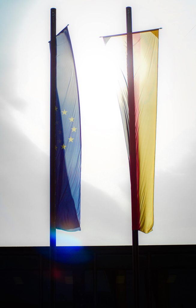 Bandera Alemana y UE